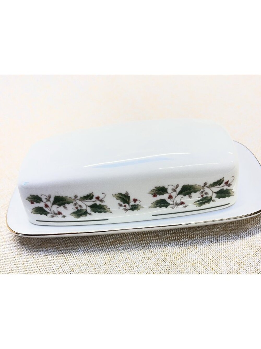 Royal Limited Holly Holiday Christmas Covered Butter Dish Vintage Caldor